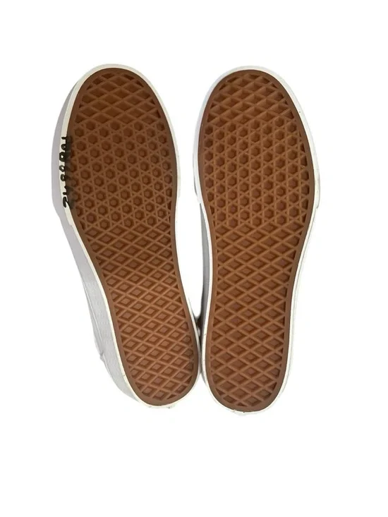 NWOB Vans Old Skool All White Low Top Sneakers - Picture 7 of 7